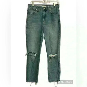 Madewell High-Rise‎ Crop Boyjean with frayed cuff. Women’s Size 27